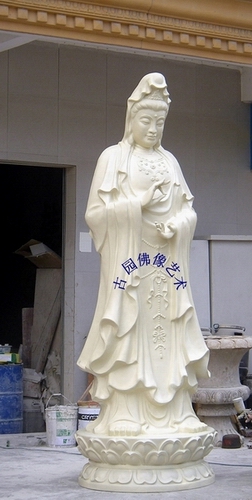 公司捐贈的觀世音菩薩像高（3.5米）